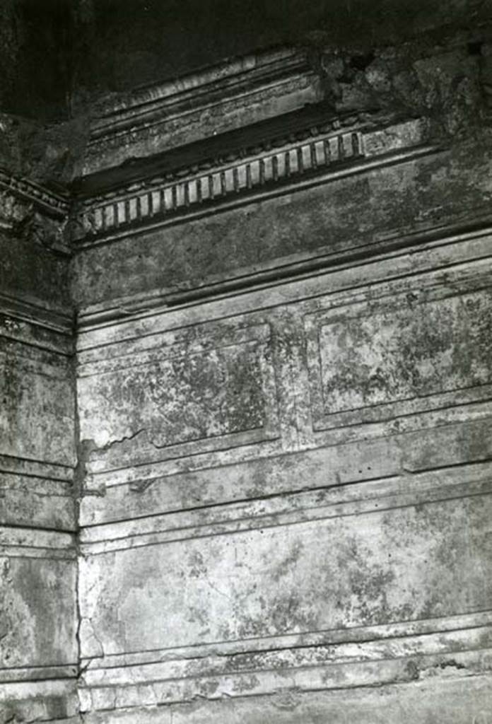I.15.3 Pompeii. 1968. Room 6. House of Ship Europa, cubiculum, back N wall. Photo courtesy of Anne Laidlaw.
American Academy in Rome, Photographic Archive. Laidlaw collection _P_68_3_26.