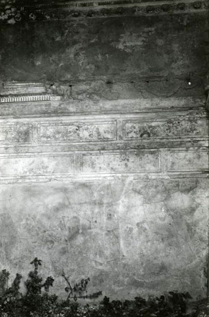 I.15.3 Pompeii. 1968. Room 6. House of Ship Europa, cubiculum right of fauces, N wall, overall.
Photo courtesy of Anne Laidlaw.
American Academy in Rome, Photographic Archive. Laidlaw collection _P_68_3_19.