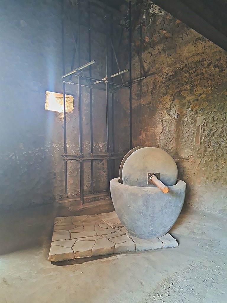 I.15.3 Pompeii. September 2024.
Room 11, looking south-west from doorway. Photo courtesy of Giuseppe Ciaramella.