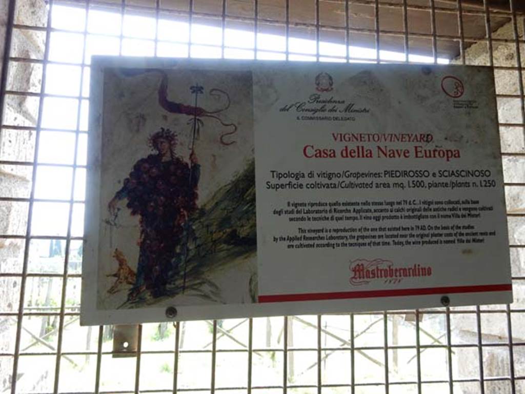 I.15.3 Pompeii. May 2015. Information card on doorway leading to room 14, garden area. Photo courtesy of Buzz Ferebee.