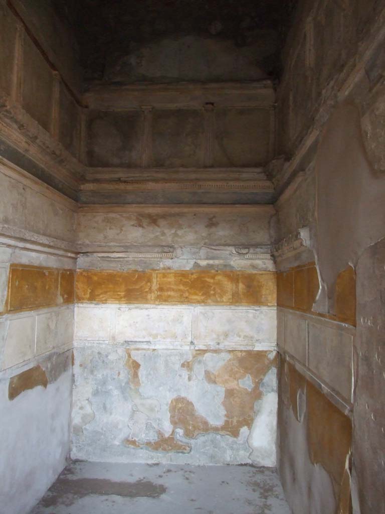 I.15.3 Pompeii. December 2007. Room 4. Small room to east of entrance. North wall.