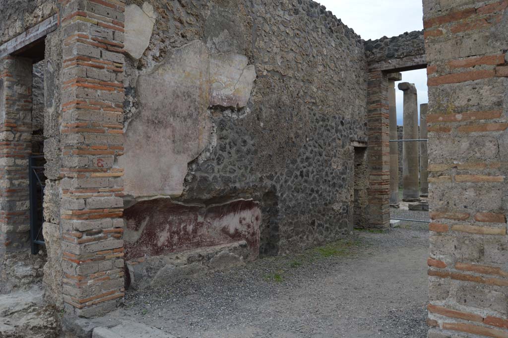 I.16.1a Pompeii. October 2017. Looking south-east towards entrance doorway.
Foto Taylor Lauritsen, ERC Grant 681269 DÉCOR.