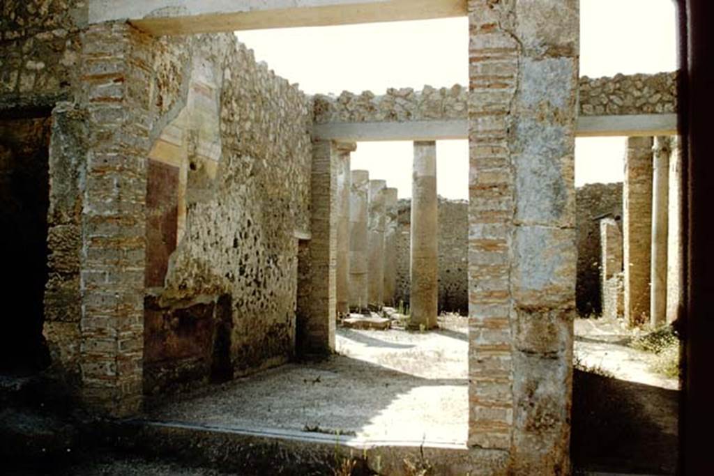 I.16.1a Pompeii, on left, and I.16.2, on right. 1959. Entrance doorways, looking south.
Photo by Stanley A. Jashemski.
Source: The Wilhelmina and Stanley A. Jashemski archive in the University of Maryland Library, Special Collections (See collection page) and made available under the Creative Commons Attribution-Non Commercial License v.4. See Licence and use details.
J59f0209