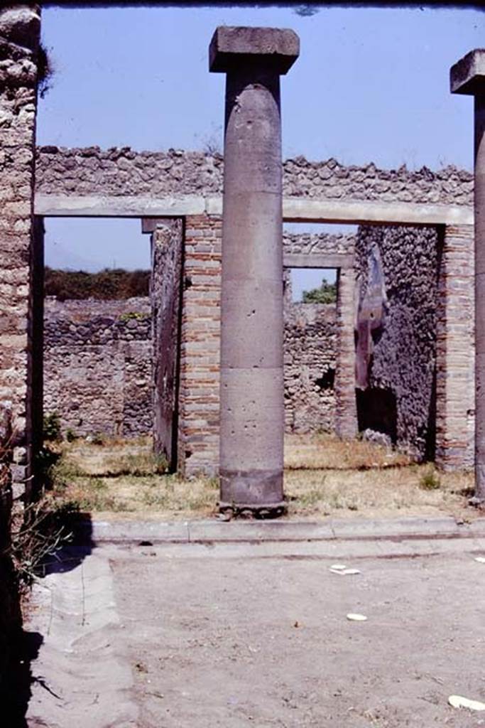 I.16.2 Pompeii. 1974. Looking north across peristyle towards entrance corridor, on left, and I.16.1a, on right. Photo by Stanley A. Jashemski.
Source: The Wilhelmina and Stanley A. Jashemski archive in the University of Maryland Library, Special Collections (See collection page) and made available under the Creative Commons Attribution-Non Commercial License v.4. See Licence and use details. J74f0722