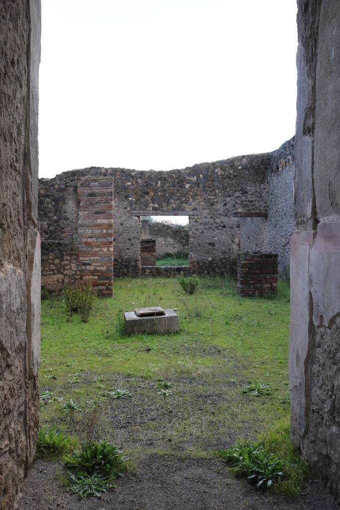 I.16.4 Pompeii. December 2018.
Looking south across atrium, from entrance corridor. Photo courtesy of Aude Durand.