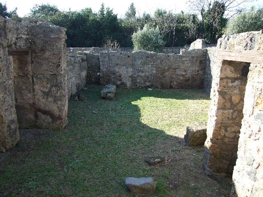 I.16.7 Pompeii. December 2006. Looking west from entrance.
