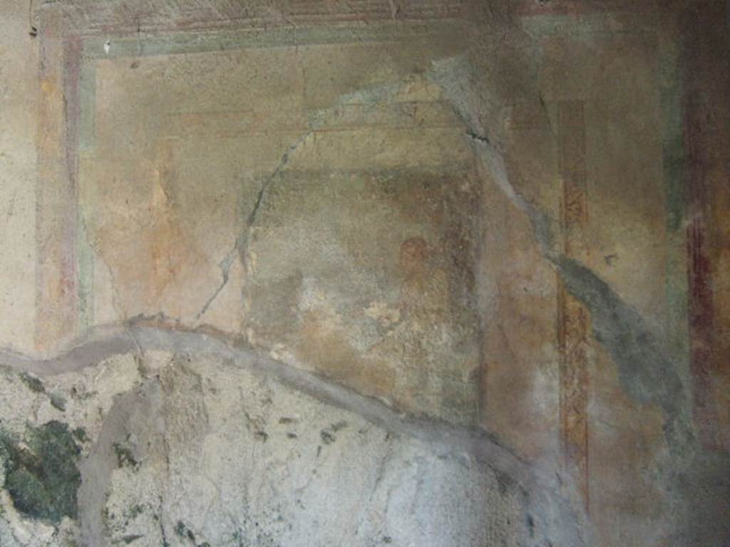 I.17.4 Pompeii. May 2006. Cubiculum in south west corner of peristyle. West wall. Remains of wall painting of Aphrodite Pescatrice? See Bragantini, de Vos, Badoni, 1981. Pitture e Pavimenti di Pompei, Parte 1. Rome: ICCD. (p.205).