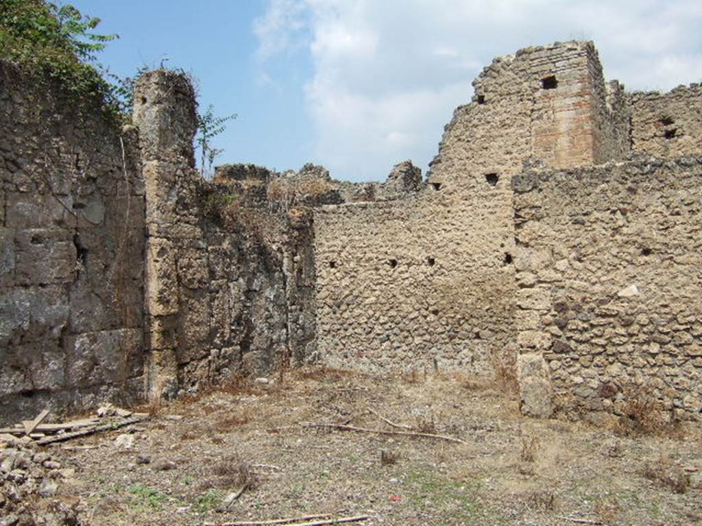I.17.4 Pompeii. May 2006. North-west corner of garden area.