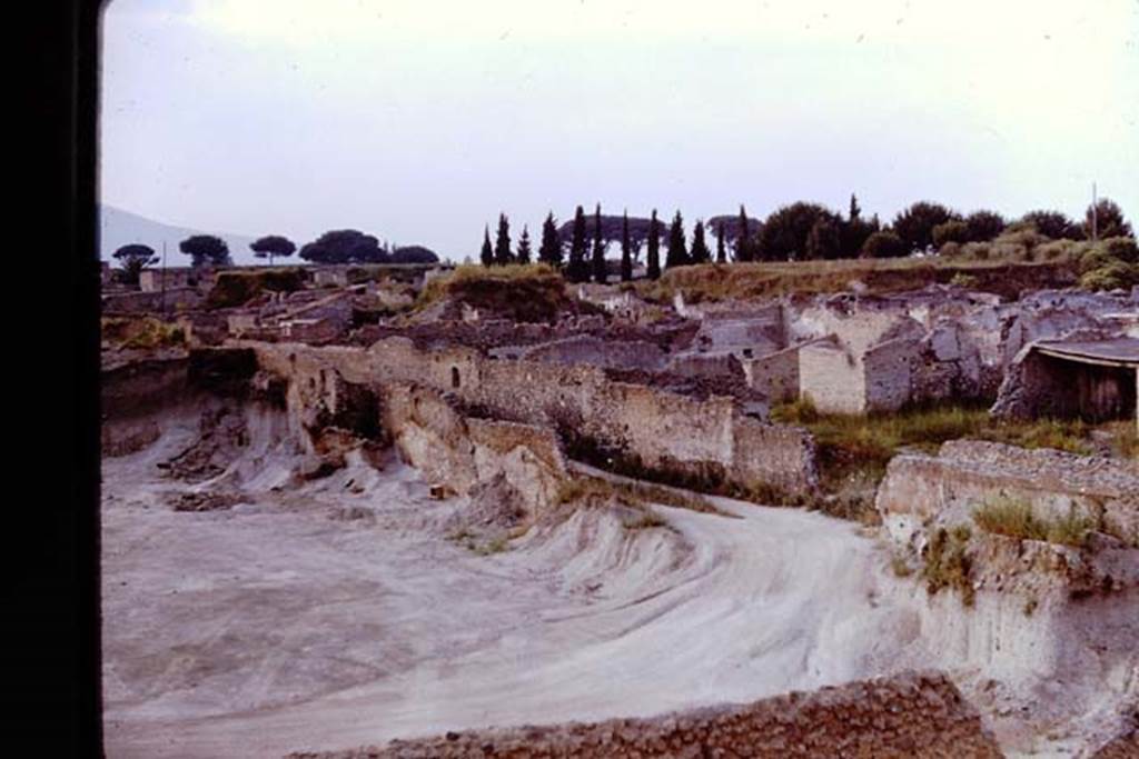 1.20.1 Pompeii. 1961. Looking north-east from the still-being excavated I.21.6 towards I.20.1, centre right. Photo by Stanley A. Jashemski.
Source: The Wilhelmina and Stanley A. Jashemski archive in the University of Maryland Library, Special Collections (See collection page) and made available under the Creative Commons Attribution-Non Commercial License v.4. See Licence and use details.
J61f0738
