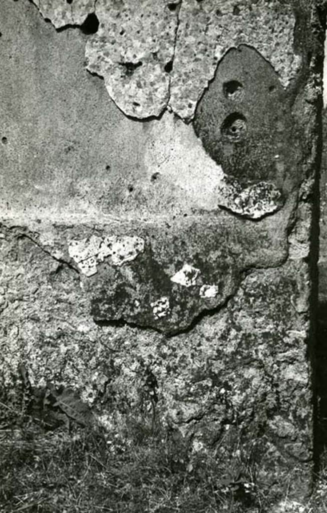 I.20.4 Pompeii. 1974. Shop House, room at NW corner, E wall with doorway on right.
Photo courtesy of Anne Laidlaw.
American Academy in Rome, Photographic Archive. Laidlaw collection _P_74_3_13.