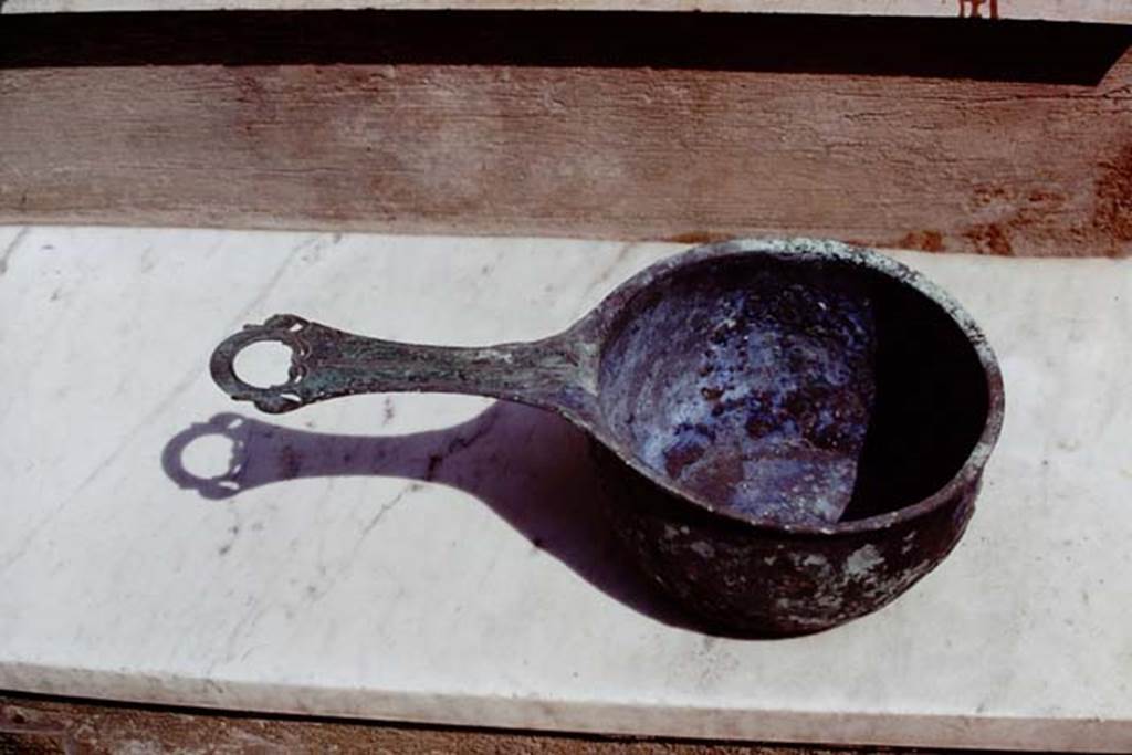 I.20.5 Pompeii. 1973. Object found. Photo by Stanley A. Jashemski.
Source: The Wilhelmina and Stanley A. Jashemski archive in the University of Maryland Library, Special Collections (See collection page) and made available under the Creative Commons Attribution-Non Commercial License v.4. See Licence and use details. J73f0571