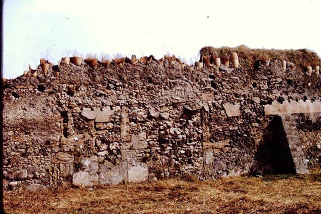 I.20.5 Pompeii. 1972. Interior north wall. Photo by Stanley A. Jashemski.
Source: The Wilhelmina and Stanley A. Jashemski archive in the University of Maryland Library, Special Collections (See collection page) and made available under the Creative Commons Attribution-Non Commercial License v.4. See Licence and use details. J72f0057