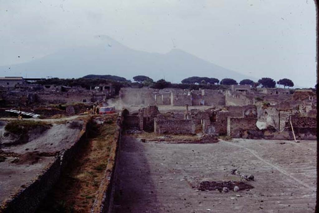 I.21.6 Pompeii, on right. 1974. Looking north along west side, with Vicolo della Nave Europa, ( centre left). Photo by Stanley A. Jashemski.
Source: The Wilhelmina and Stanley A. Jashemski archive in the University of Maryland Library, Special Collections (See collection page) and made available under the Creative Commons Attribution-Non Commercial License v.4. See Licence and use details. J74f0347