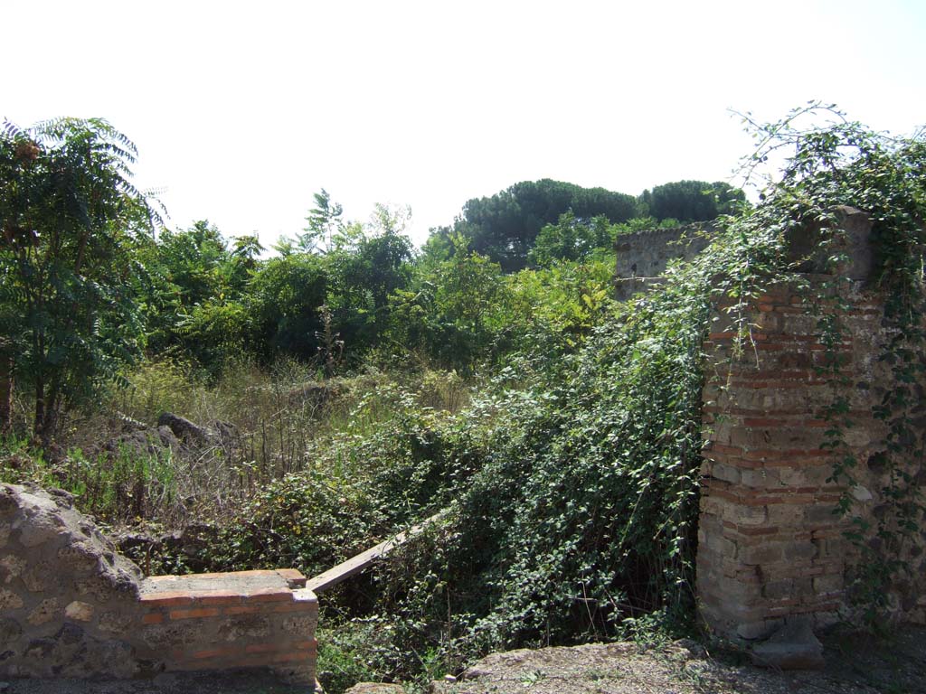 I.22.3 Pompeii. September 2005. Entrance on Via della Palestra. Looking south.