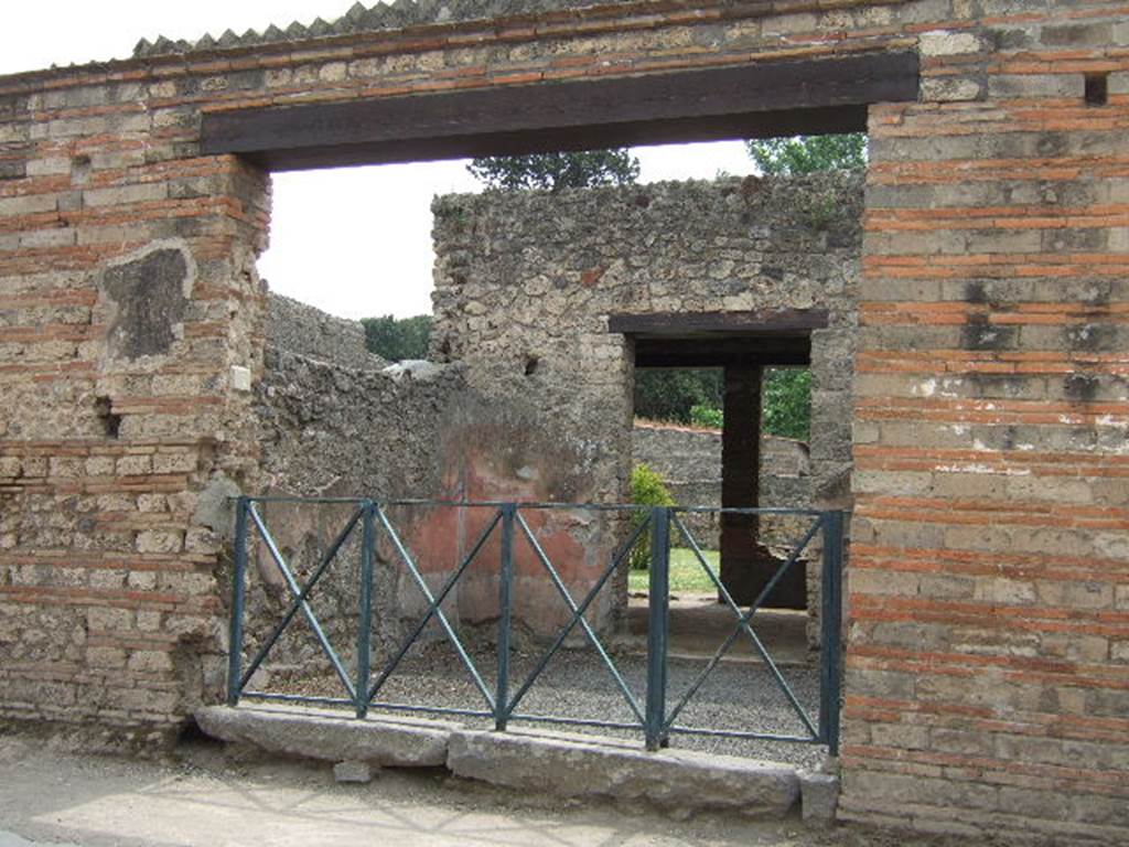 II.1.5 Pompeii. Large Taberna. Entrance.