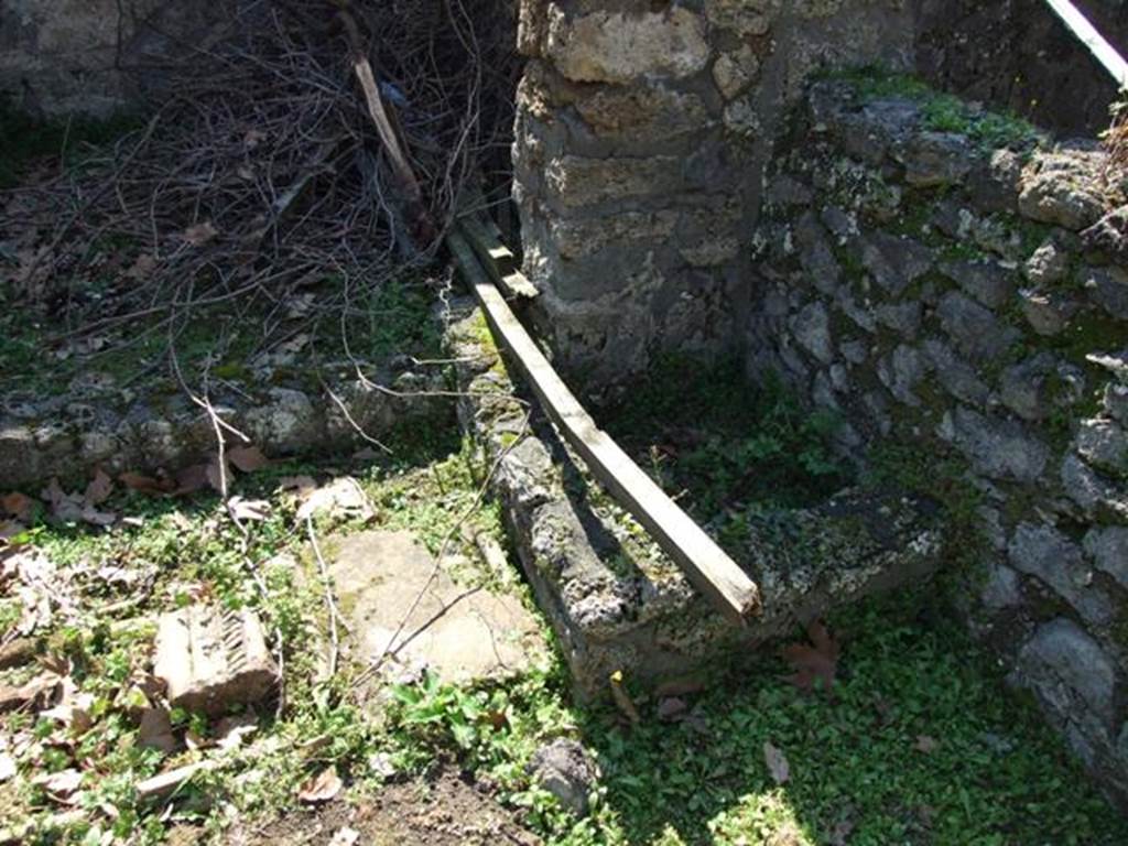 II.1.9 Pompeii. March 2009. North side of doorway of room 7.