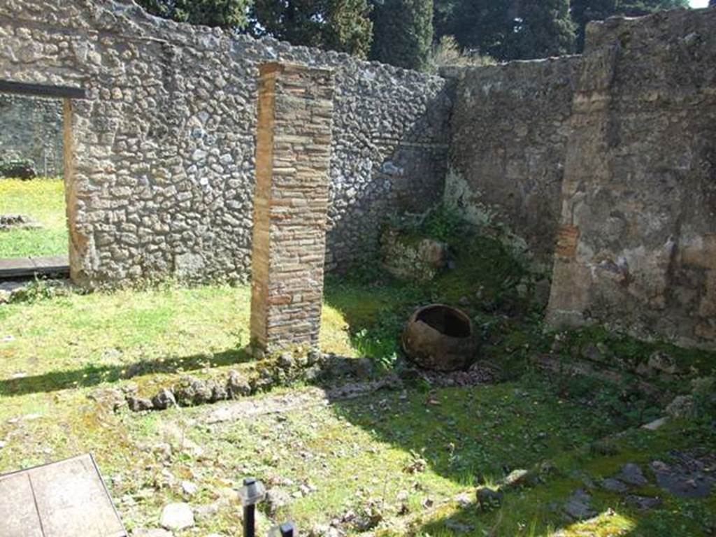 II.1.11 Pompeii. March 2009. 2nd room on the south side of the walkway. Looking east.
