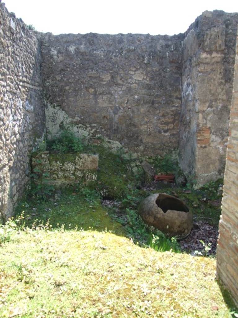 II.1.11 Pompeii. March 2009. 2nd room on the south side of the walkway. South east corner.