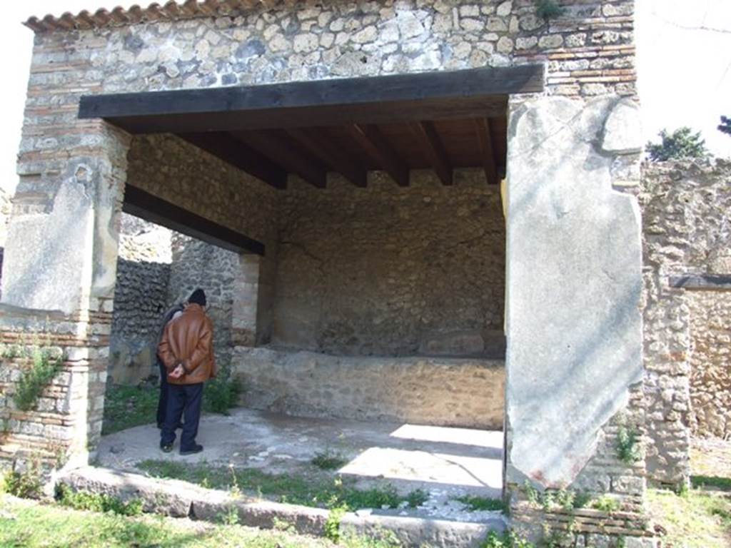 II.1.12 Pompeii. March 2009. Wide west doorway to Sacellum from peristyle garden.