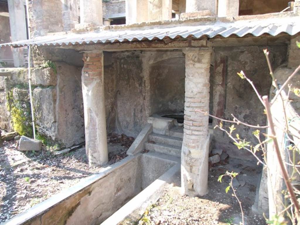 II.2.2 Pompeii. March 2009. Room “l”. Garden. Lower level of Nymphaeum on the southern side.