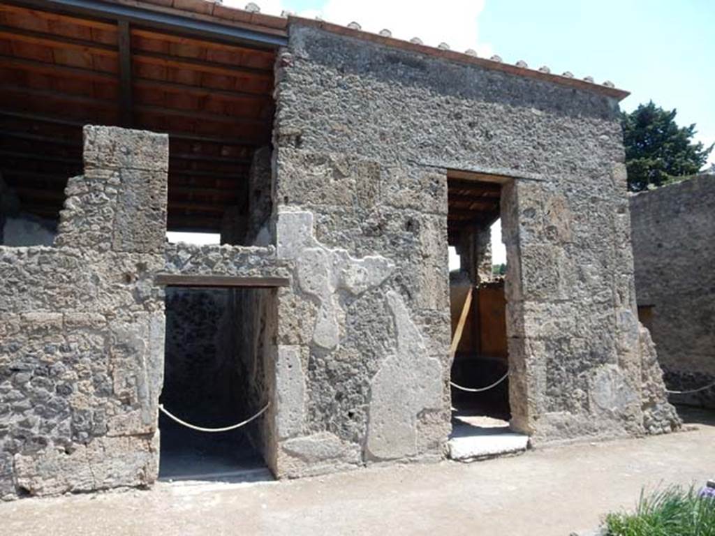 II.2.2 Pompeii. May 2016. East side of atrium, with doorways to rooms 3, “c” and 5, on right.
Photo courtesy of Buzz Ferebee.