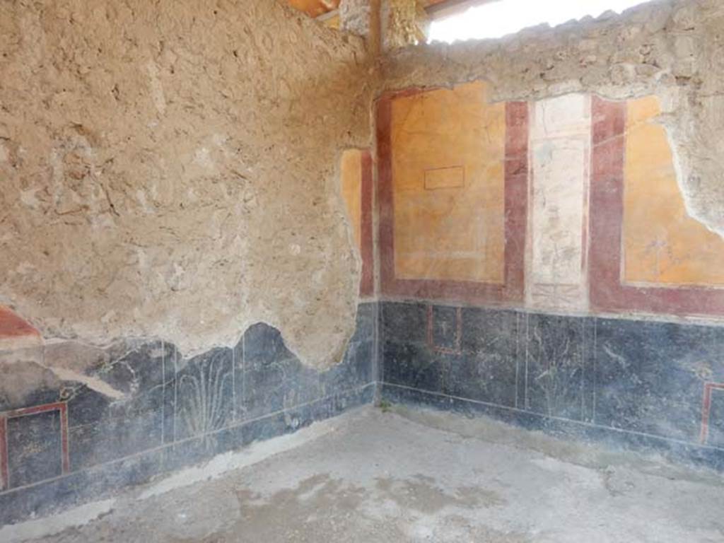 II.2.2 Pompeii. May 2016. Room “c”, looking towards north wall and north-east corner of triclinium.
Photo courtesy of Buzz Ferebee.