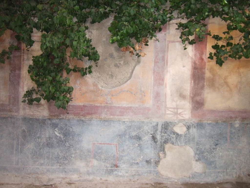II.2.2 Pompeii. December 2005. Room “c”, east wall of triclinium.
