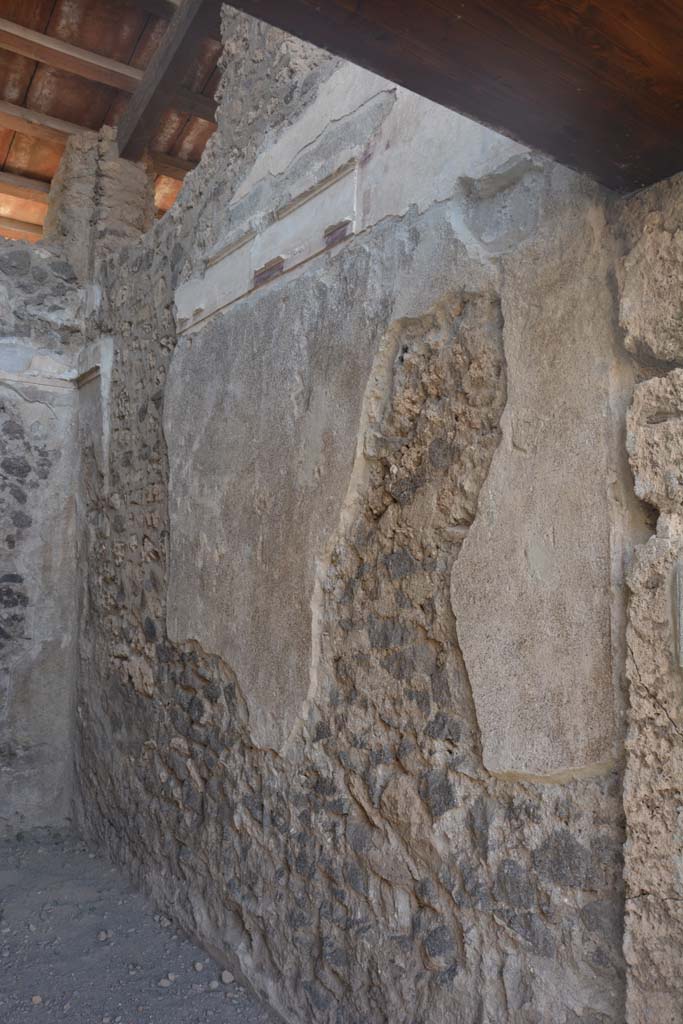 II.2.2 Pompeii. July 2017. Room 3, looking towards south wall.
Foto Annette Haug, ERC Grant 681269 DÉCOR.