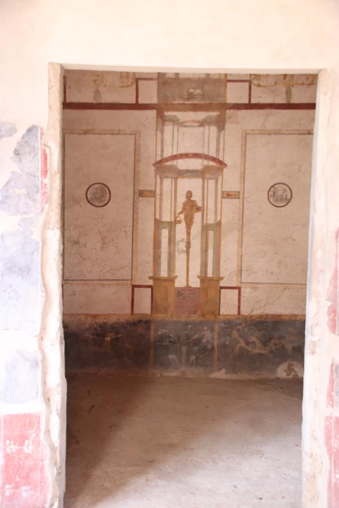 II.2.2 Pompeii. October 2022.
Room “d”, looking west through entrance doorway. Photo courtesy of Klaus Heese