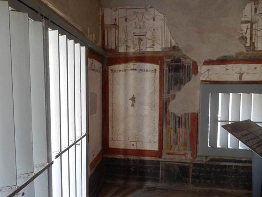 II.2.2 Pompeii. May 2016. Room “f”, looking towards the south-east corner and south wall.
Photo courtesy of Buzz Ferebee.