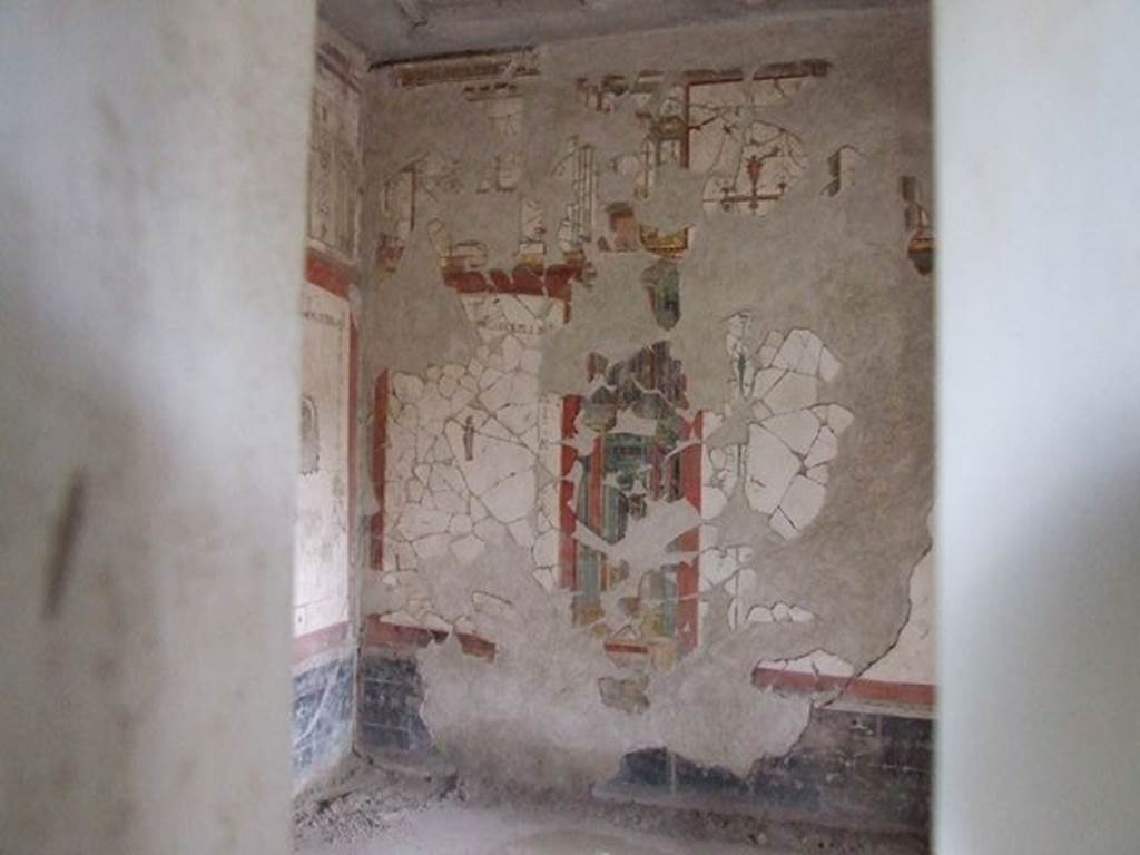 II.2.2 Pompeii. December 2006. Room “f”, north wall.