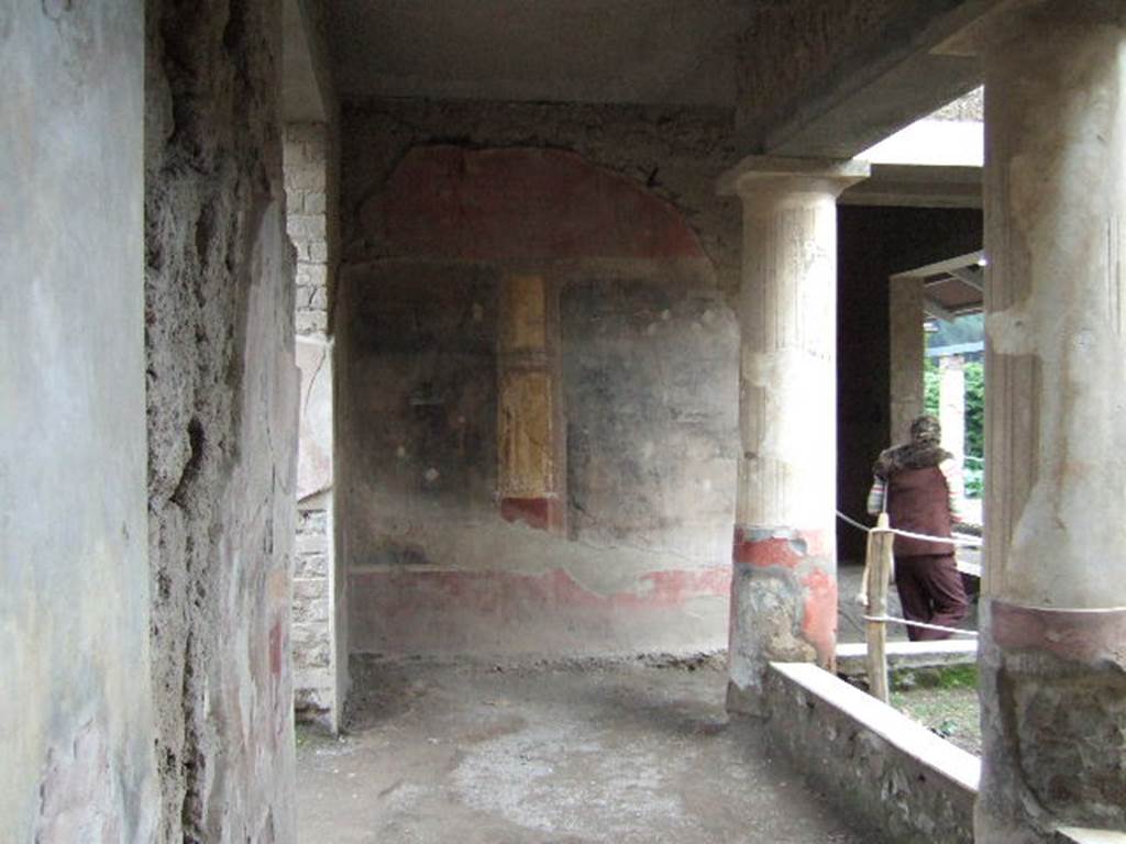 II.2.2 Pompeii. December 2005. Looking east across peristyle area “g”.