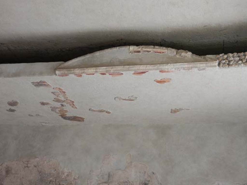 II.2.2 Pompeii. May 2016. Room “h”, stucco on ceiling.
Photo courtesy of Buzz Ferebee.