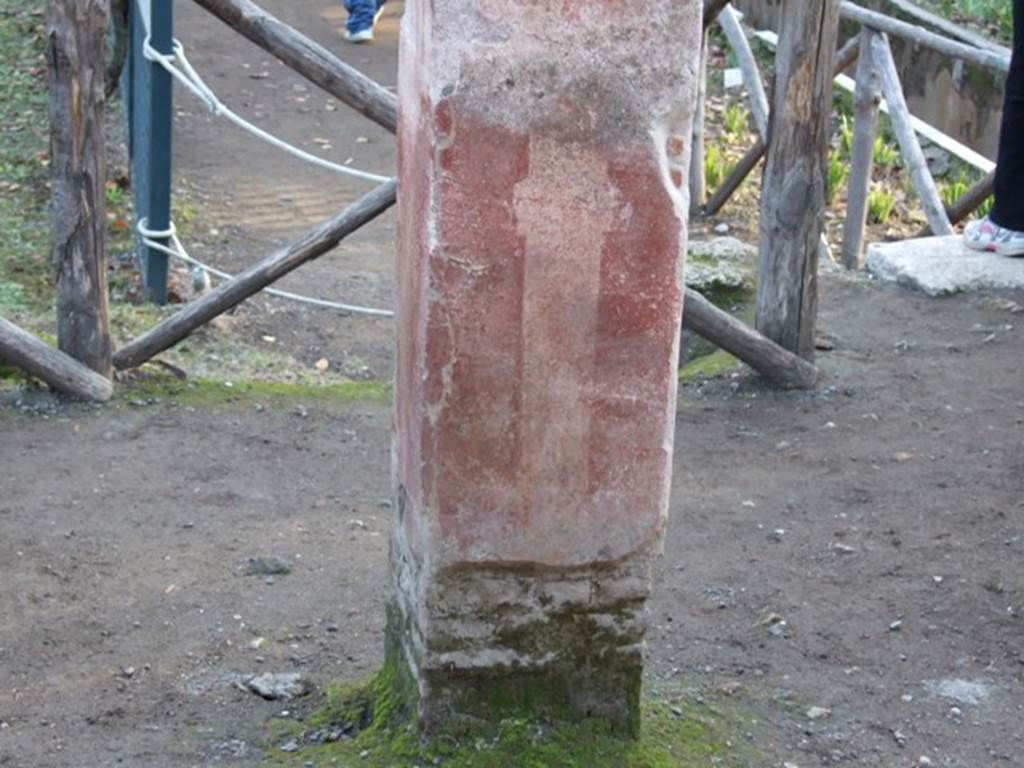II.2.2 Pompeii. December 2007. Room “i”, detail of painting on garden pillar.