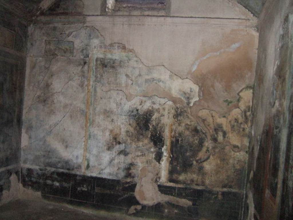 II.3.3 Pompeii. December 2005. Room 6. Triclinium. West wall.