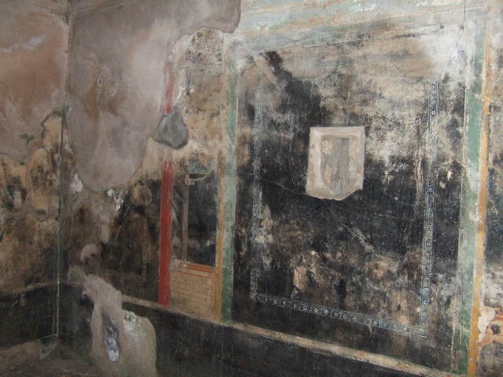 II.3.3 Pompeii. December 2005. Room 6. Triclinium. North wall.