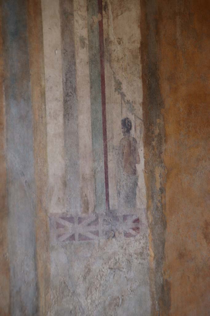 II.3.3 Pompeii. September 2017. Room 9, detail of figure from west end of north wall.
Photo courtesy of Klaus Heese.