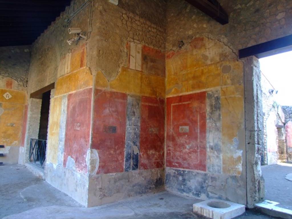 II.3.3 Pompeii. March 2009. Room 11, north portico, looking north-west towards doorways to room 5 and the atrium.