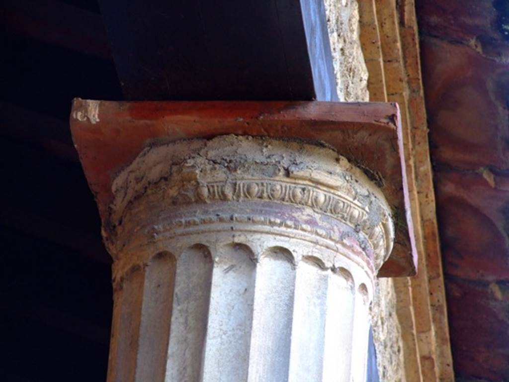 II.3.3 Pompeii. March 2009. Room11, decorative column capital in west portico.