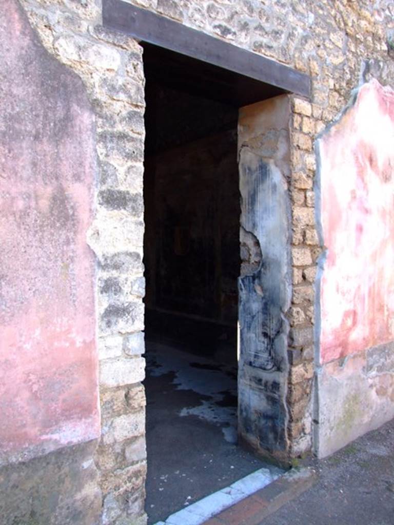 II.3.3 Pompeii. March 2009. Doorway to Room 6.