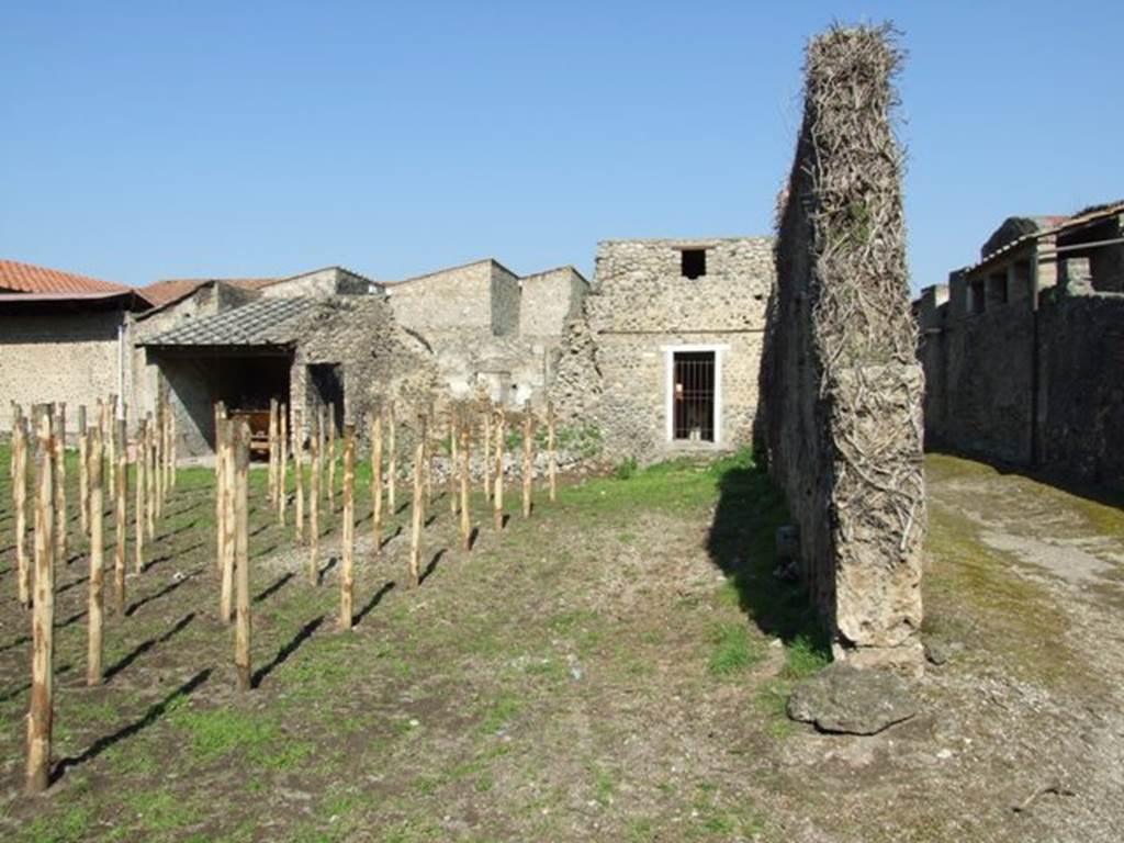 II.3.6 Pompeii. March 2009. Garden entrance. Looking north.