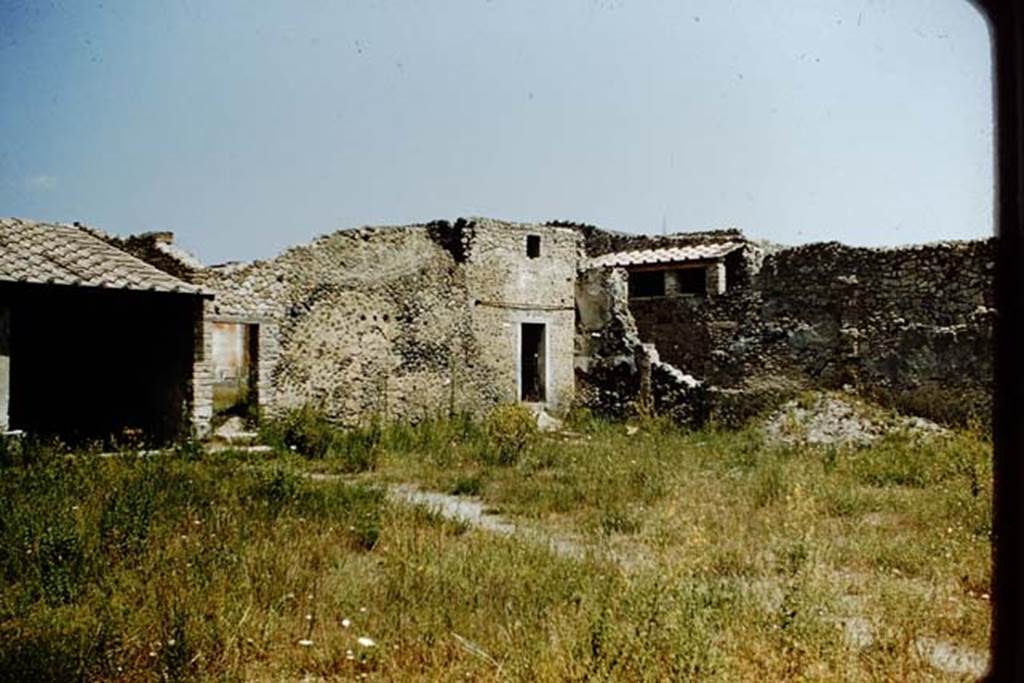 II.3.6 Pompeii. 1959. Looking north-east to rear of house of II.3.4. Photo by Stanley A. Jashemski.
Source: The Wilhelmina and Stanley A. Jashemski archive in the University of Maryland Library, Special Collections (See collection page) and made available under the Creative Commons Attribution-Non Commercial License v.4. See Licence and use details.
J59f0154