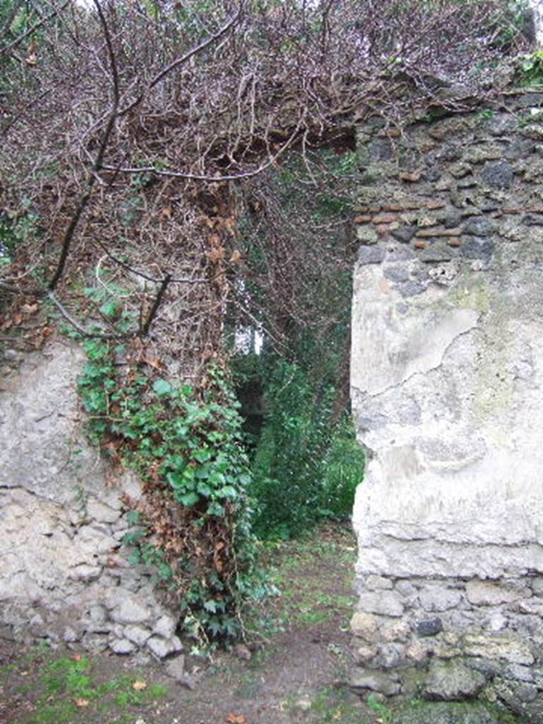 II.3.7 Pompeii. December 2005. Garden entrance.