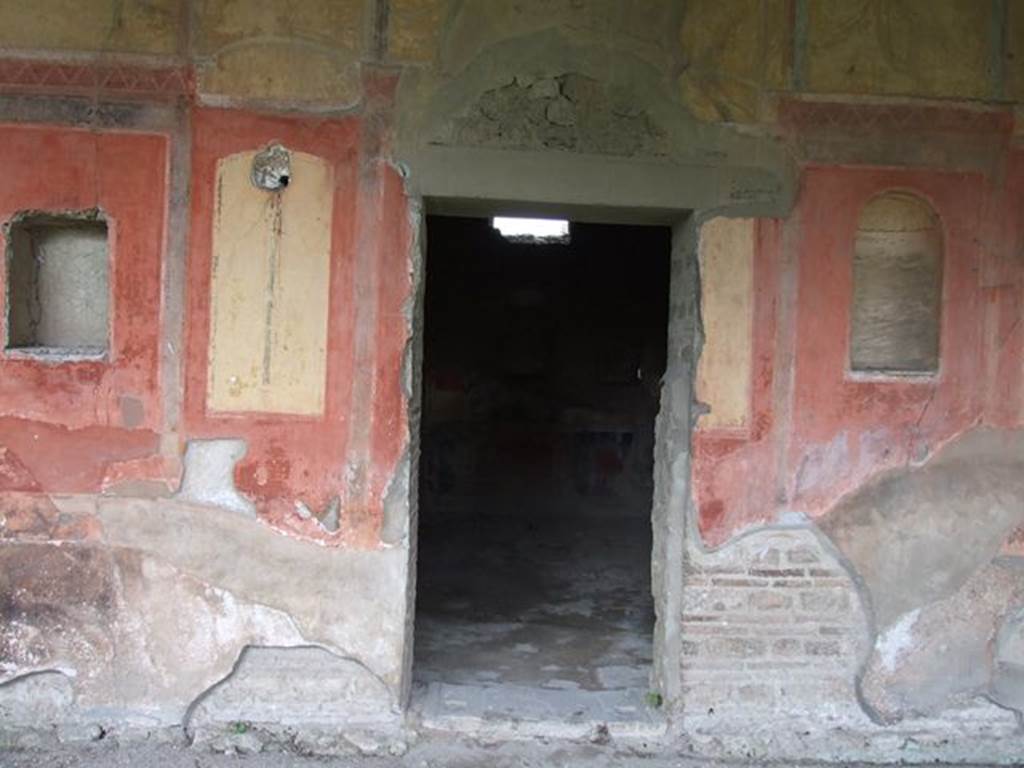 II.4.6 Pompeii. December 2006. Room to north of summer Triclinium, and wall decoration in portico