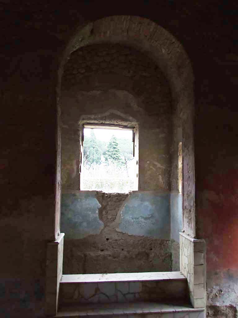II.4.6 Pompeii. December 2006.
Frigidarium/apodyterium, looking south towards the basin/pool with three windows.