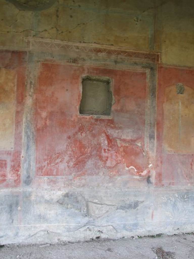 II.4.6 Pompeii. December 2006. Wall decoration in portico
