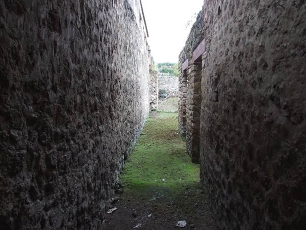 II.4.6 Pompeii. December 2006. Looking north in corridor, with room with two doors to right