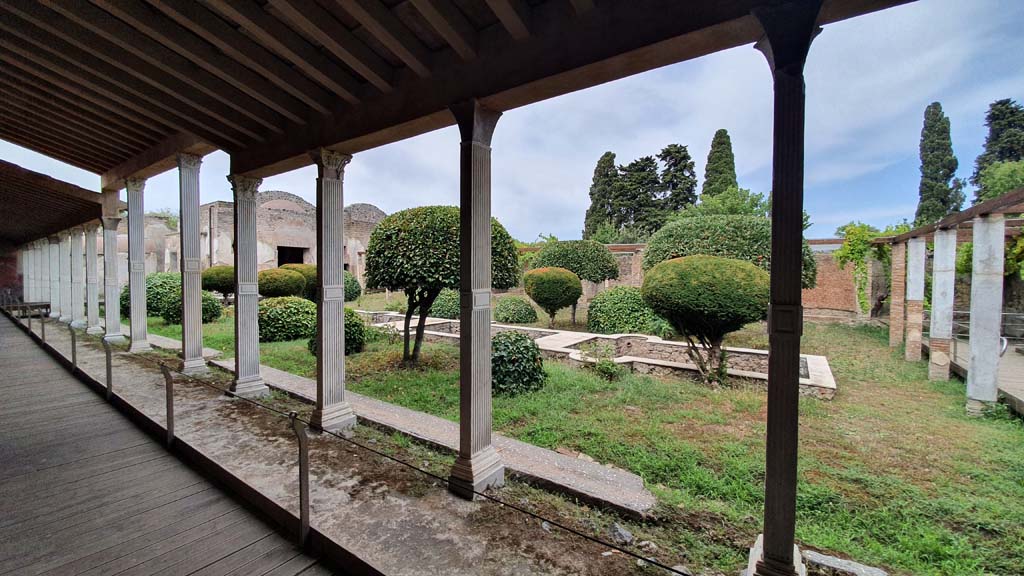II.4.6 Pompeii. August 2021. Looking north-east across garden area from west portico.
Foto Annette Haug, ERC Grant 681269 DÉCOR.