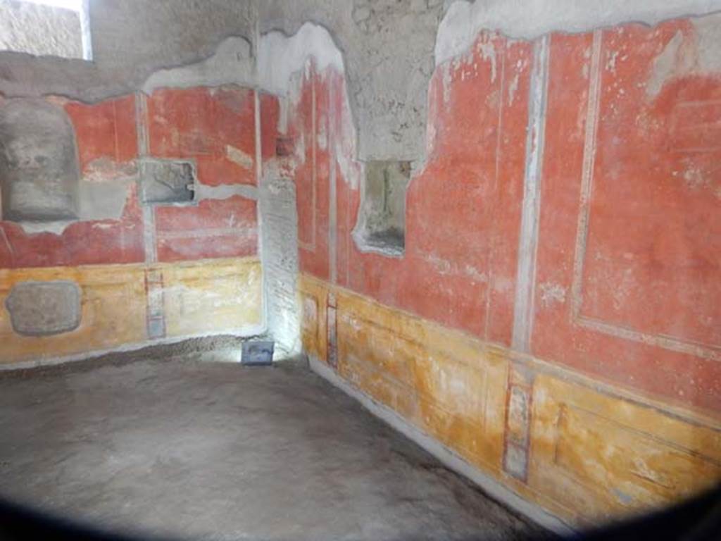 II.4.6 Pompeii. May 2016. Looking towards north-west corner and north wall of room at south end of portico. Photo courtesy of Buzz Ferebee.