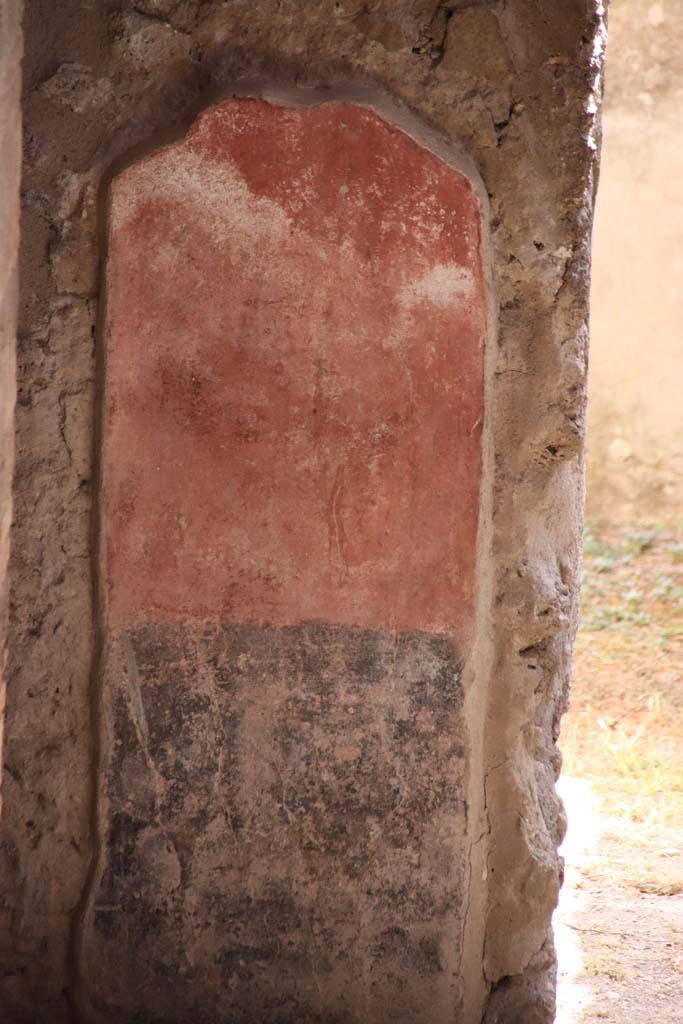 II.4.10 Pompeii. September 2019. Painted wall decoration in south-east corner of atrium.
Photo courtesy of Klaus Heese.